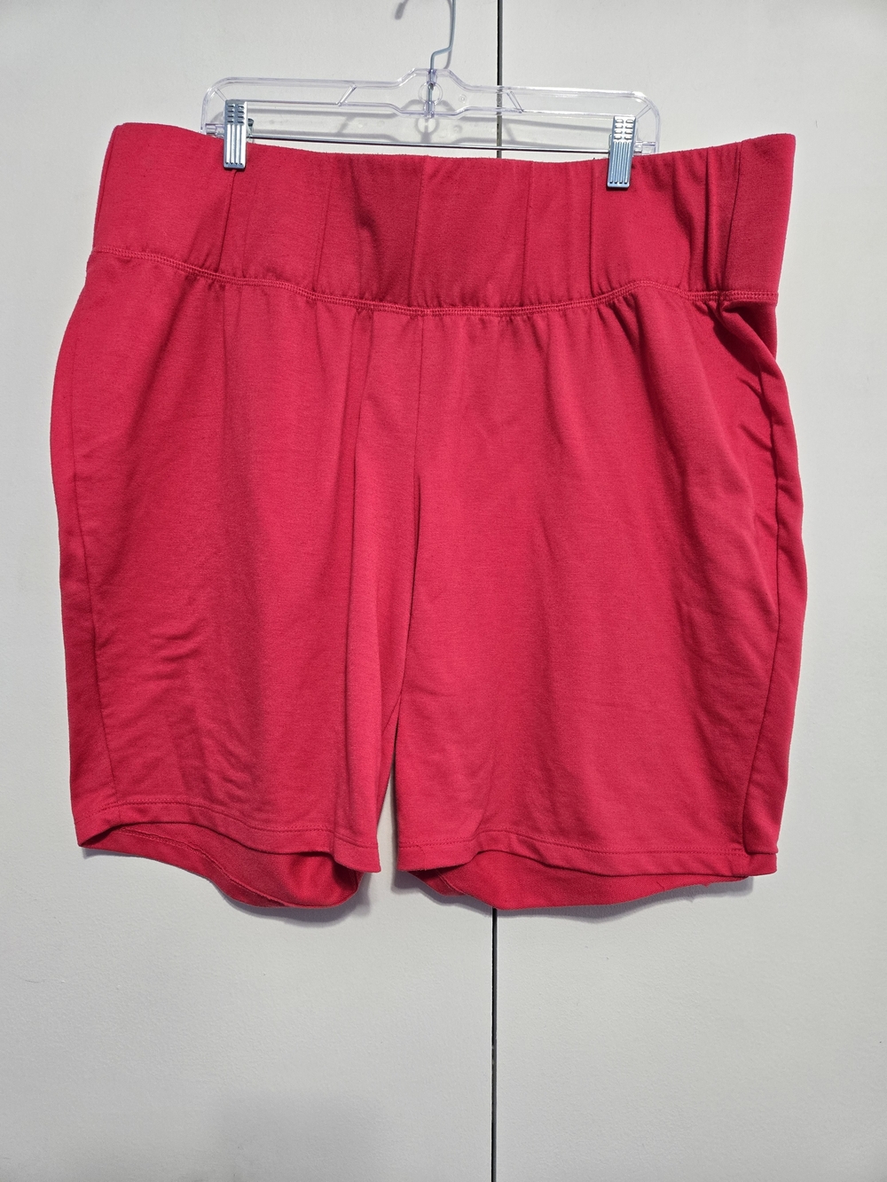 Livi Active Plus Size 26/28 Pink‎ Bermuda Pull On Stretch Shorts